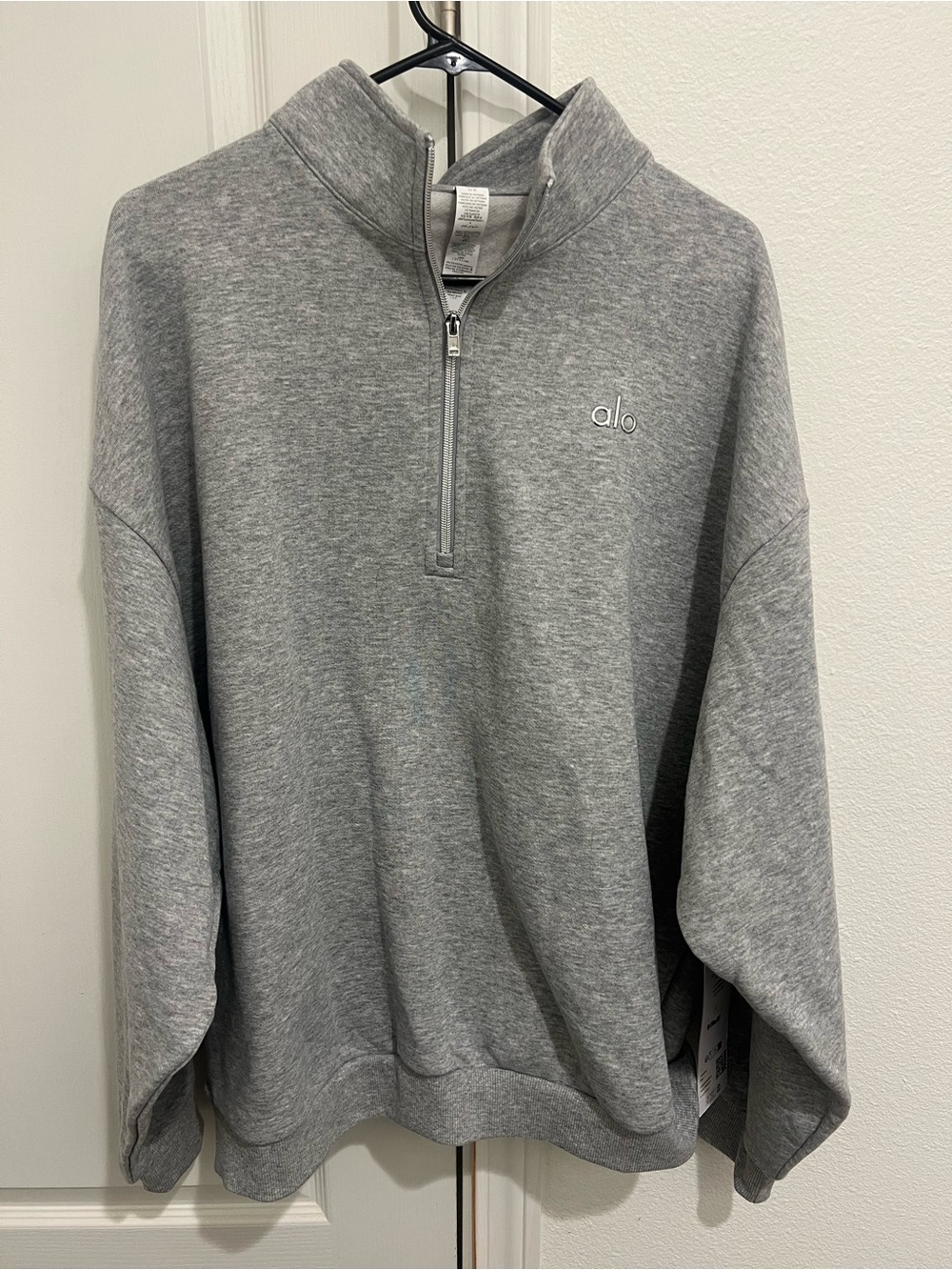 ALO Yoga Men’s Light Gray Half-Zip Pullover